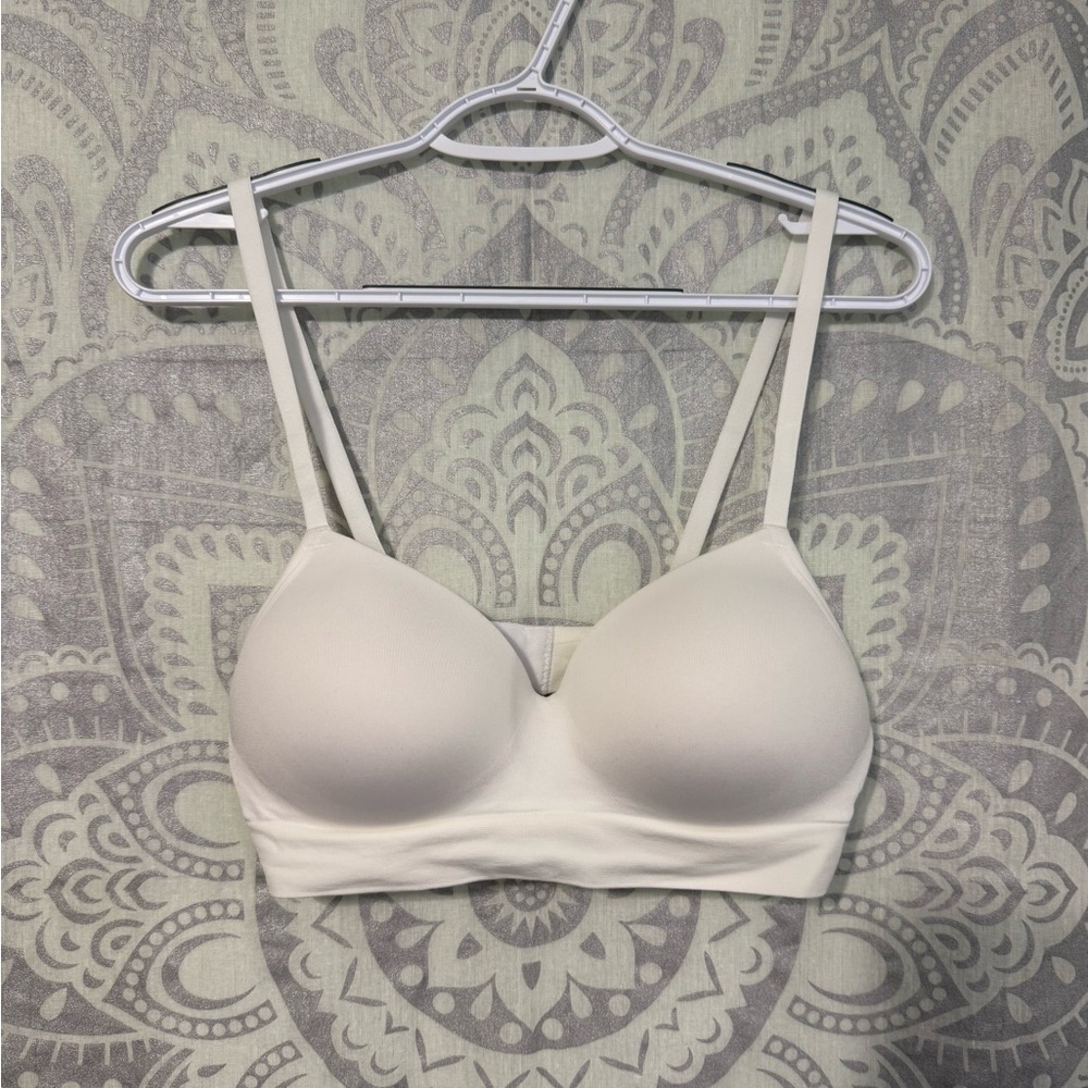 Euc $18 No Boundaries Walmart Lightly Lined T Shirt Bra White 38B